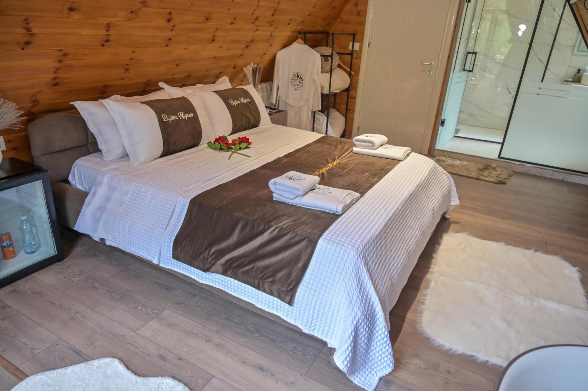 Bed & Breakfast Bujtina Miqesia Theth