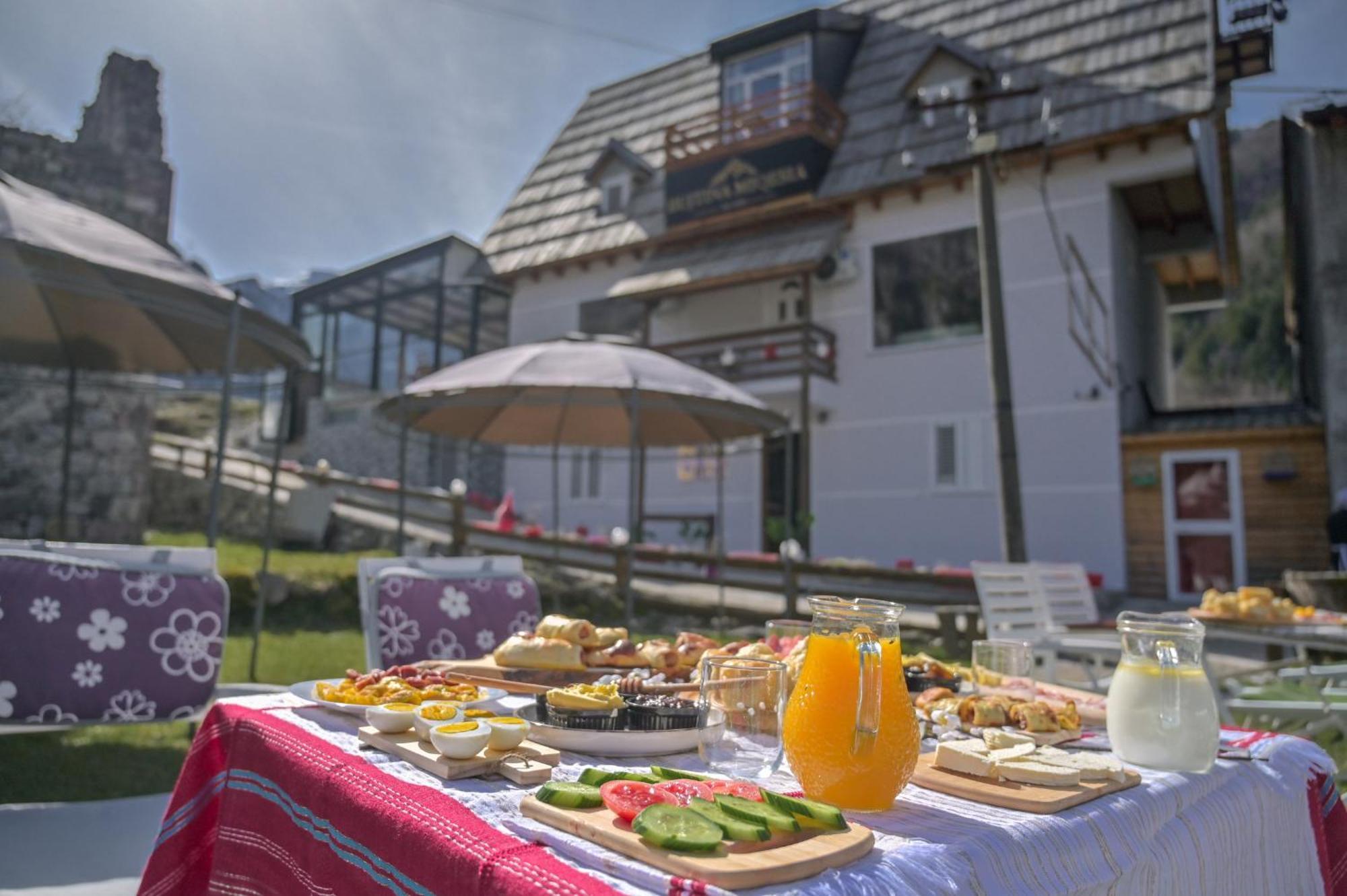 Bed & Breakfast Bujtina Miqesia Theth