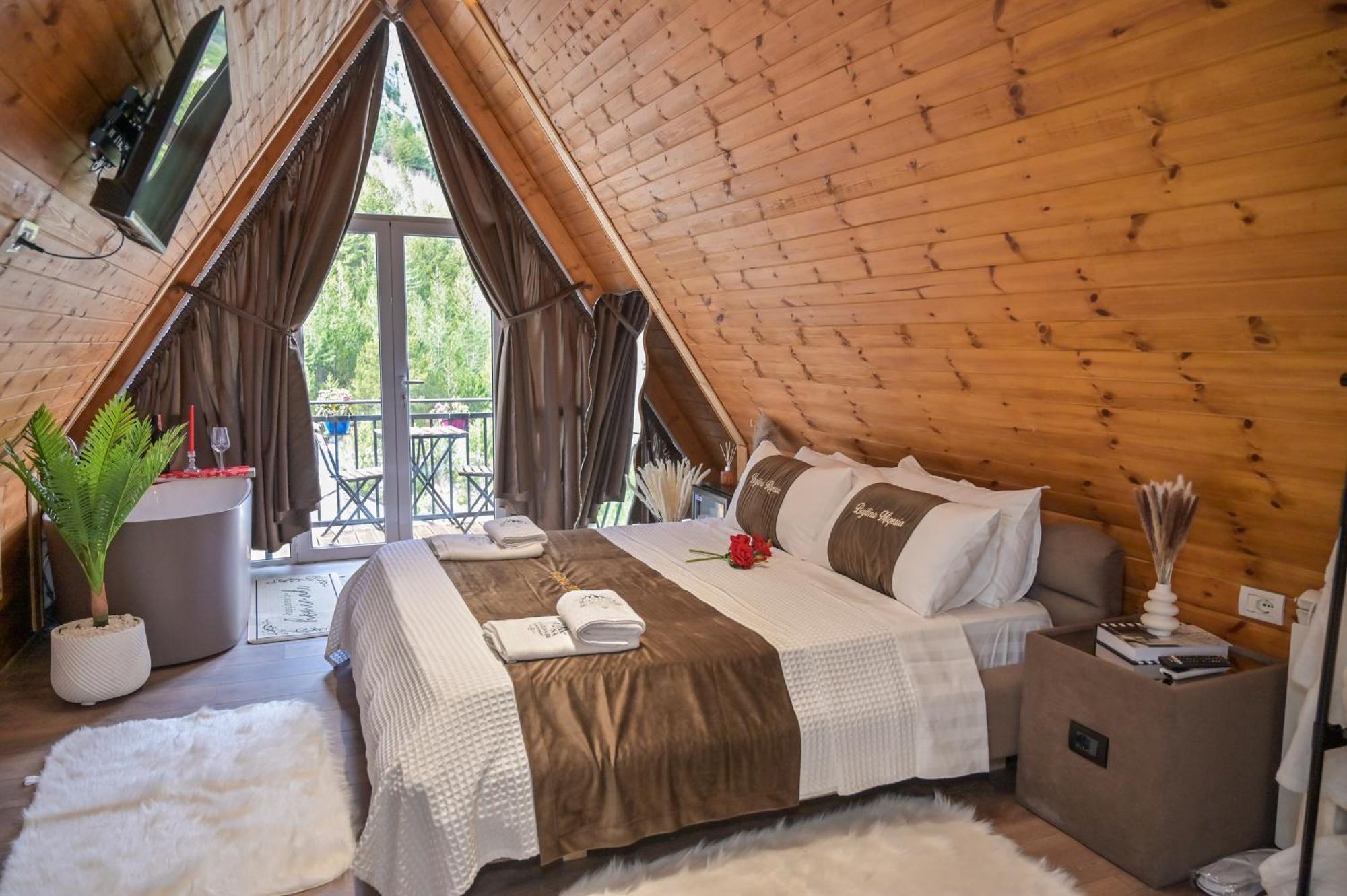 Bed & Breakfast Bujtina Miqesia