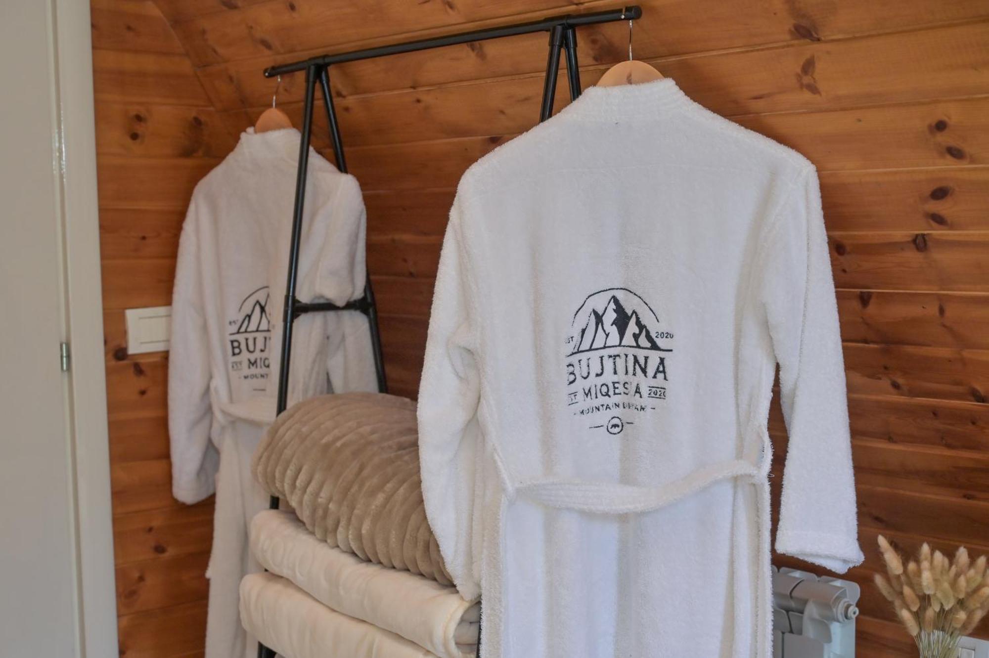 Bujtina Miqesia Bed & Breakfast Theth