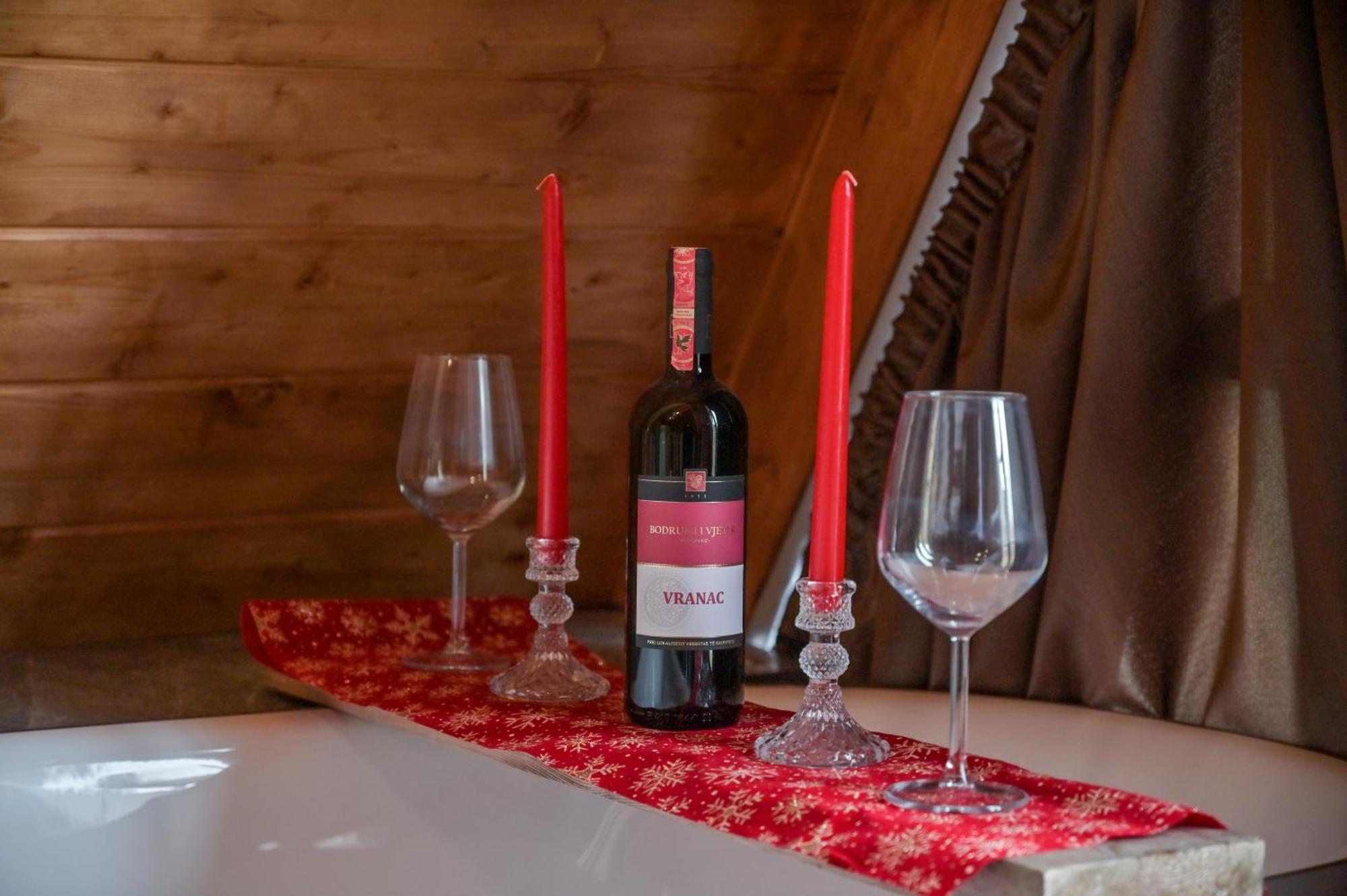 Bed & Breakfast Bujtina Miqesia *