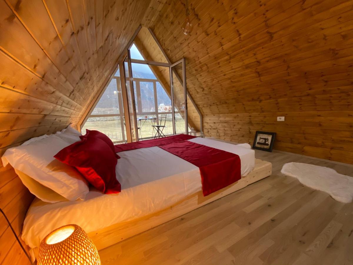 Bed & Breakfast Bujtina Miqesia *